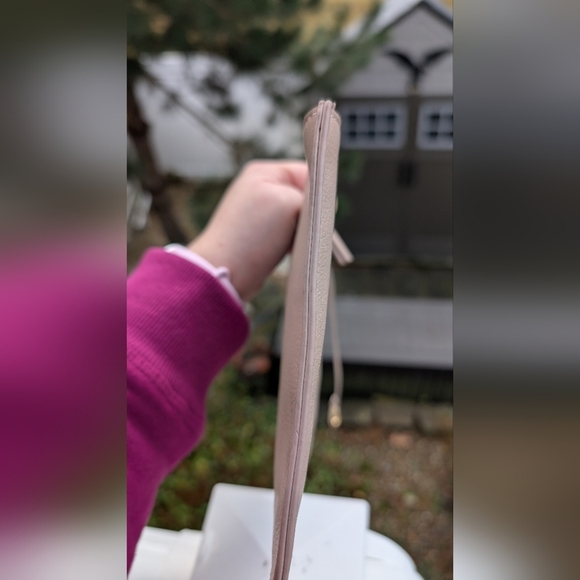 Elizabeth And James Beige Pouch (EUC) - Picture 6 of 11